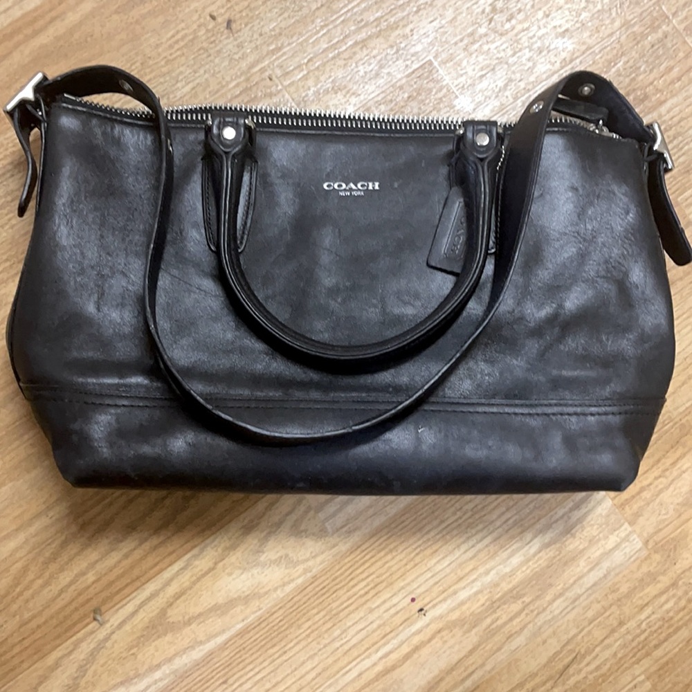 COPY - Coach all leather purse
